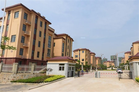 天使花苑3室2厅2卫80万145m2普装出售